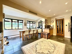 Dining Kitchen- click for photo gallery